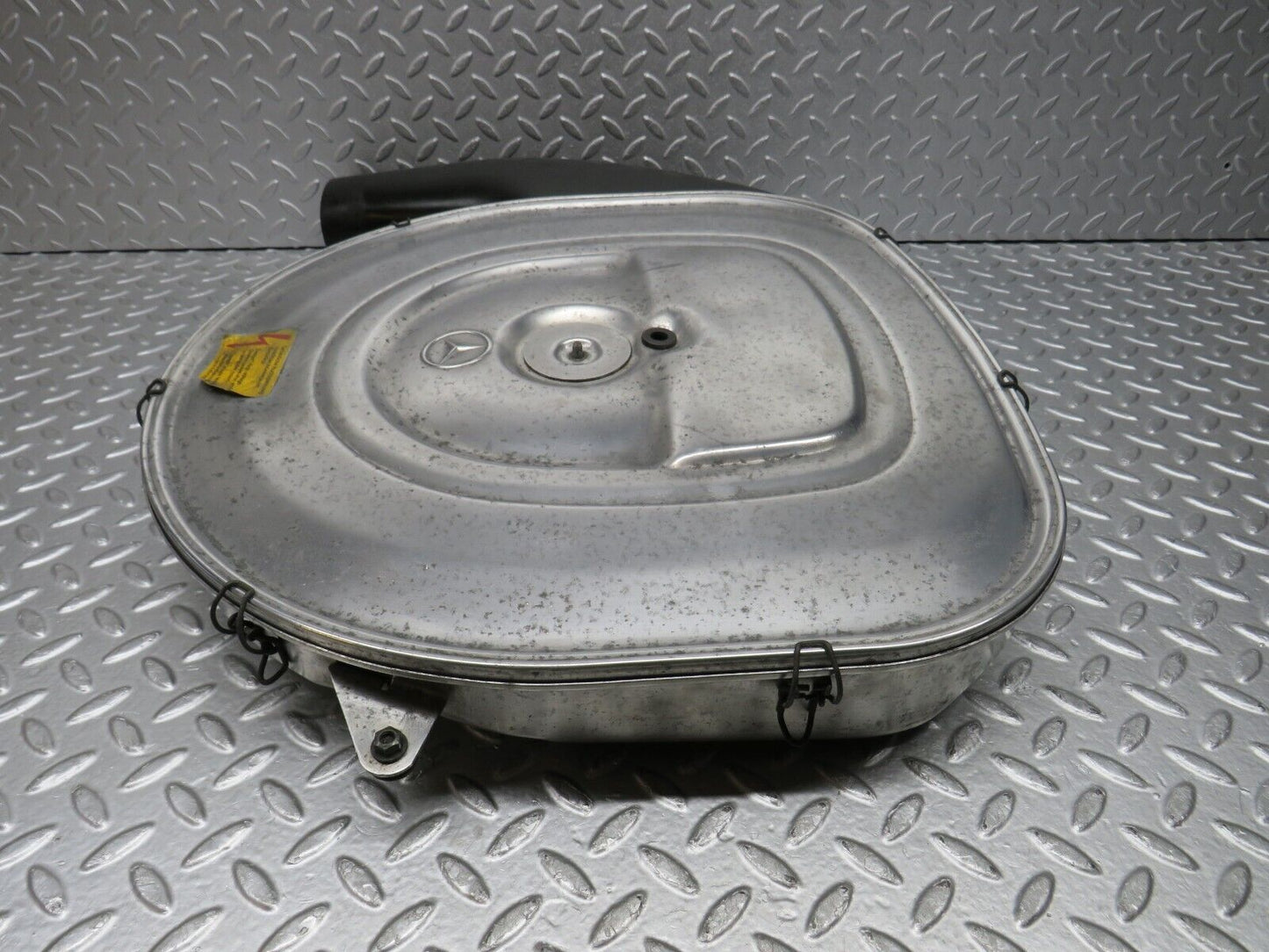 39176 Mercedes-Benz R107 500SL Aluminium Air Filter Housing 0100948602