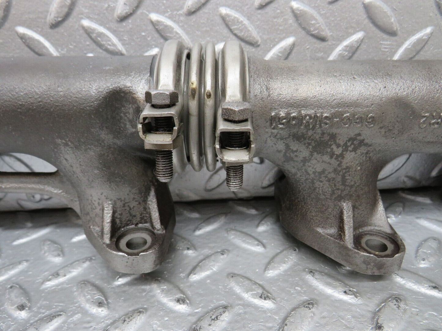 33112 Mercedes-Benz W126 380 V8 Exhaust Manifold Right 1161422402 1161420602