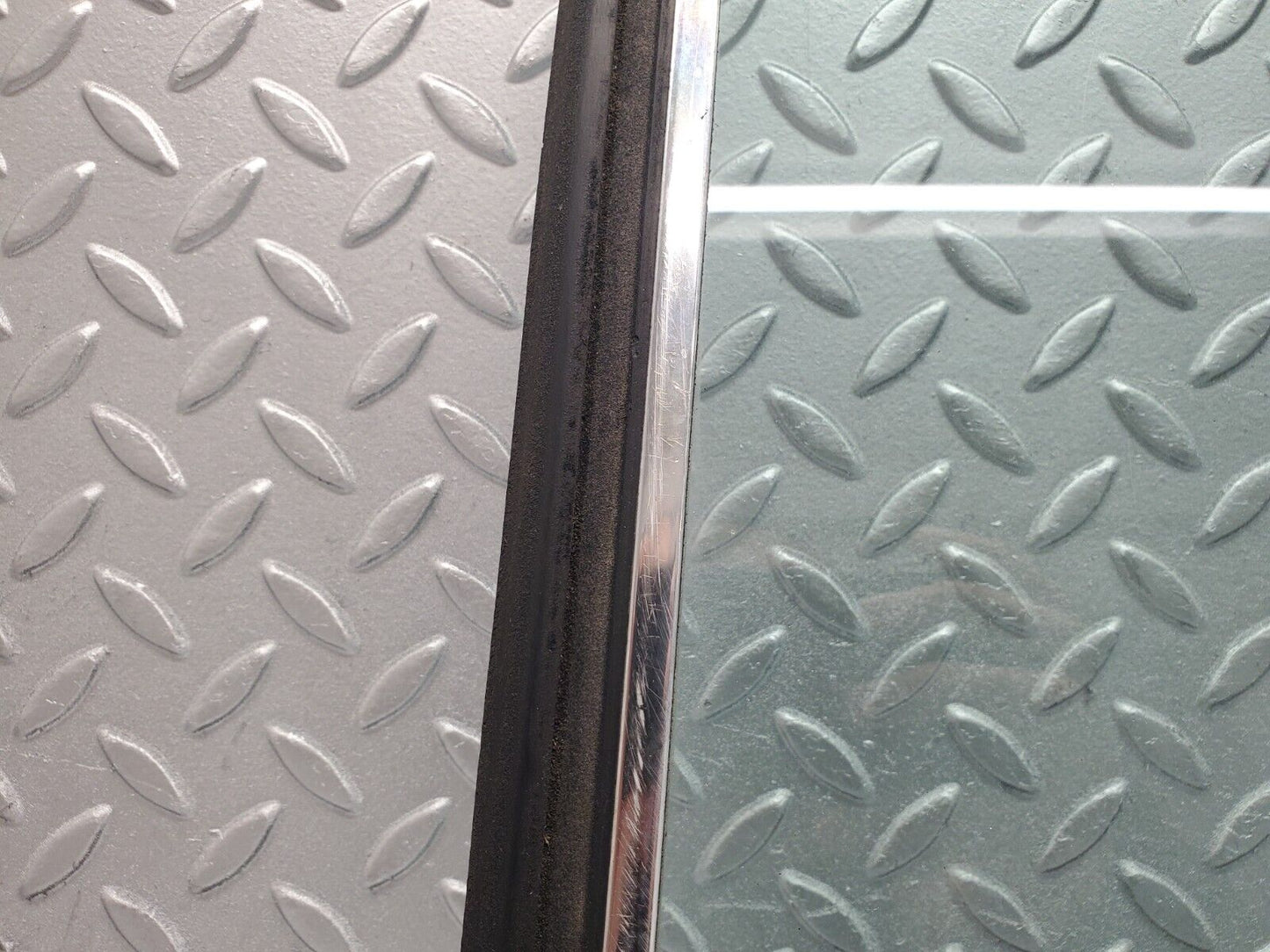 46432 Mercedes-Benz C123 280CE Coupe Rear Left Window Glass