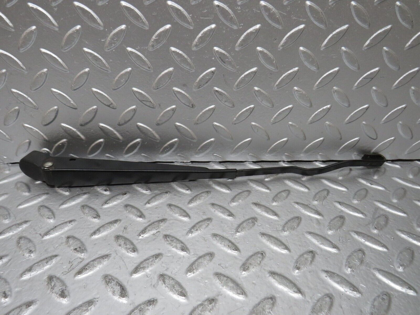 26989 Mercedes-Benz W123 240D Wiper Arm Bosch Right Side 3399990553
