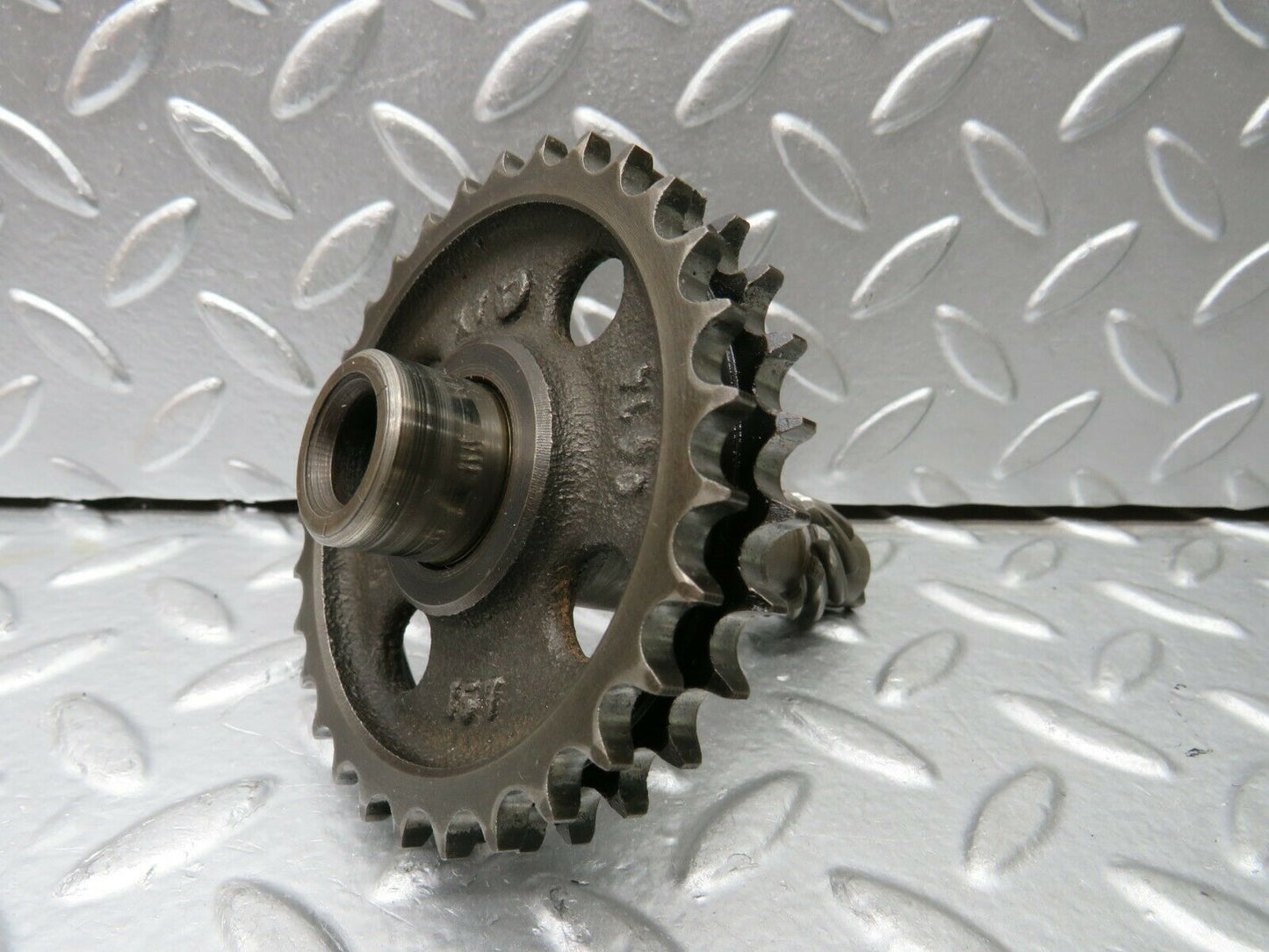 22815 Mercedes-Benz C107 450SLC Camshaft Intermediate Timing Gear 1161570414