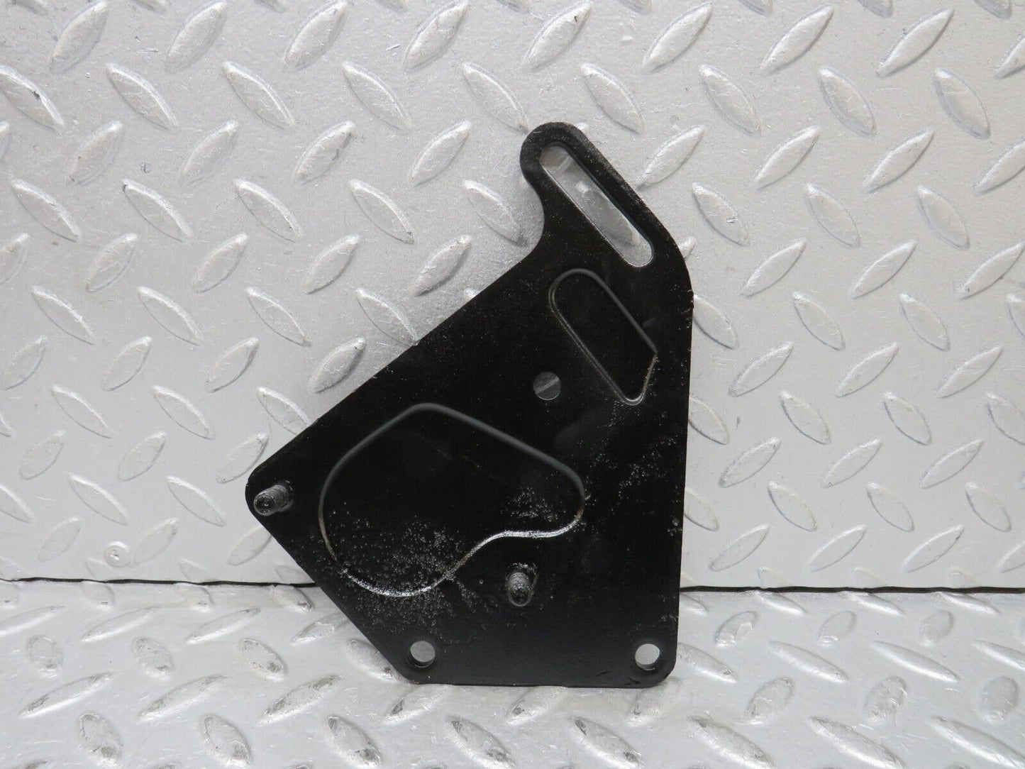 37661 Mercedes-Benz W109 300SEL Power Steering Pump Bracket