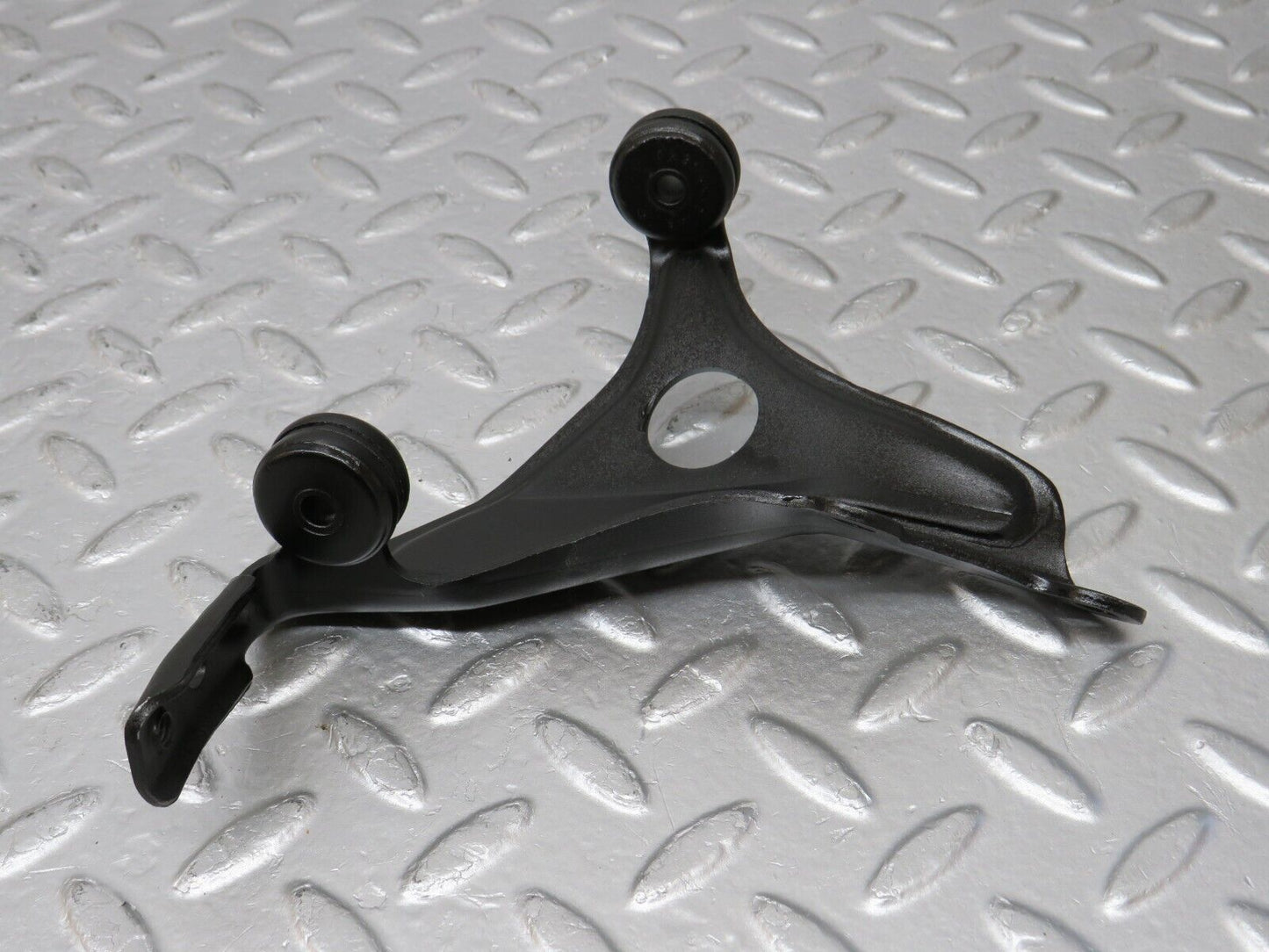 34593 Mercedes-Benz C126 380SEC Coupe Air Intake Manifold Bracket