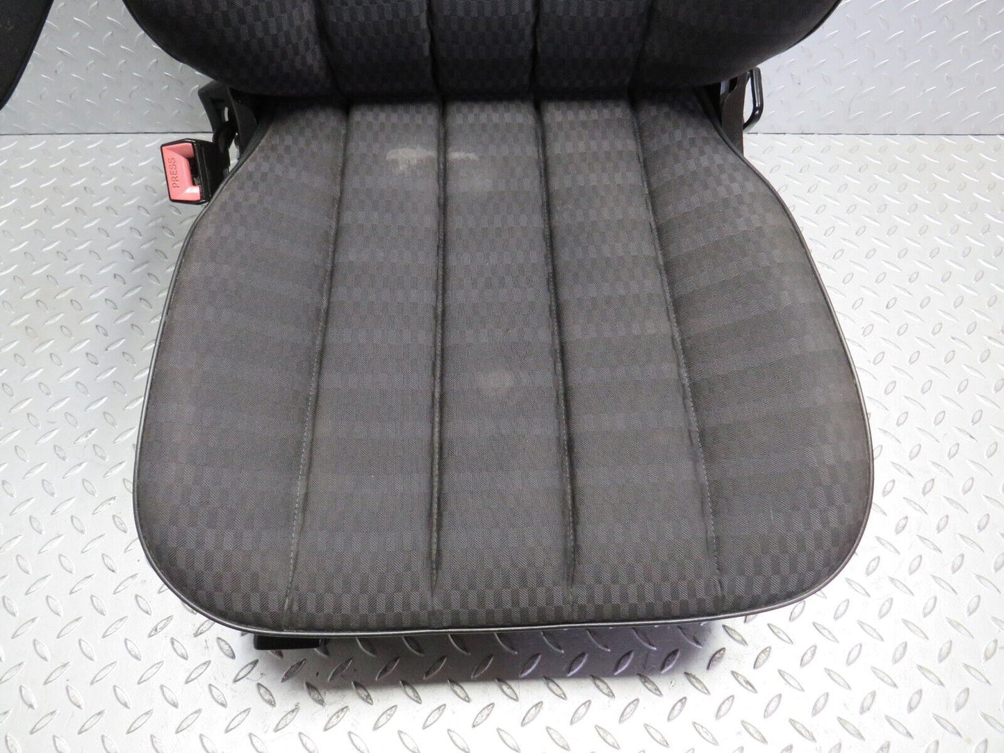 31574 Mercedes-Benz W201 190LE 1.8L Front Left Passenger Seat Black 2019101450
