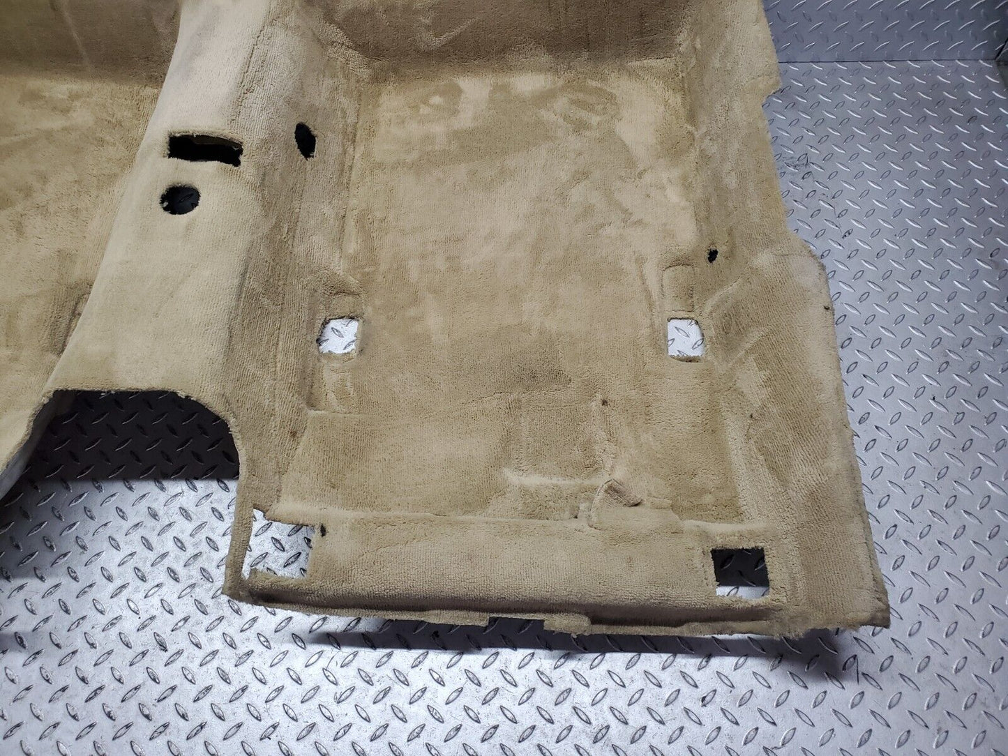 45875 Mercedes-Benz W126 420SE Rear Floor Carpet Beige 1266801546