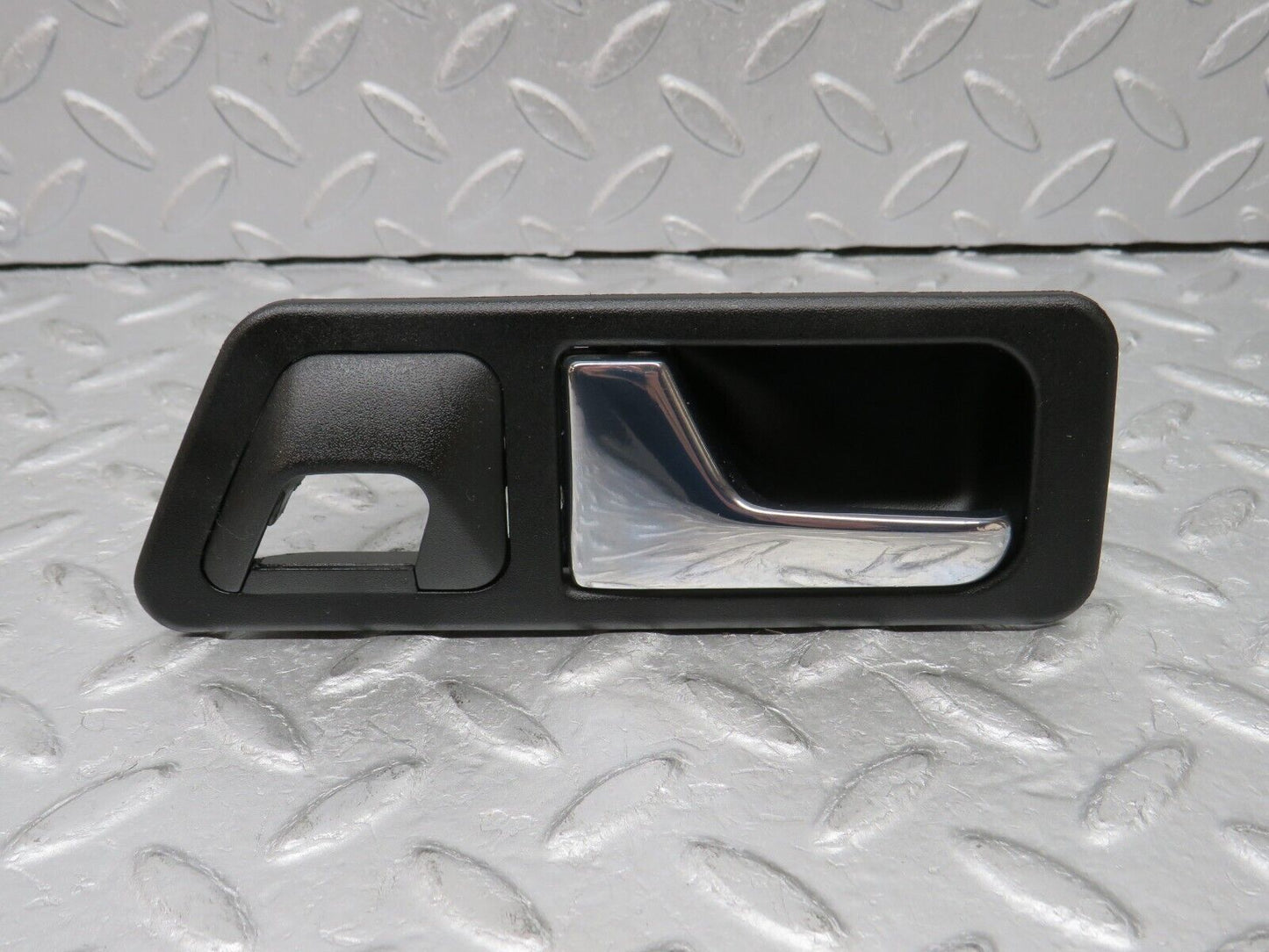 36619 Mercedes-Benz W201 190E 2.0L Left Interior Door Handle 2017660164