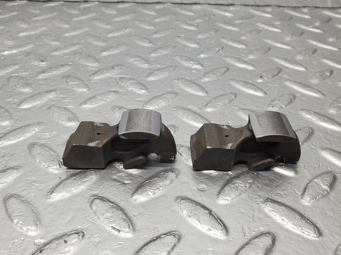 46609 Mercedes-Benz C123 280CE Coupe Valve Rocker Arm With Spring And Tappet