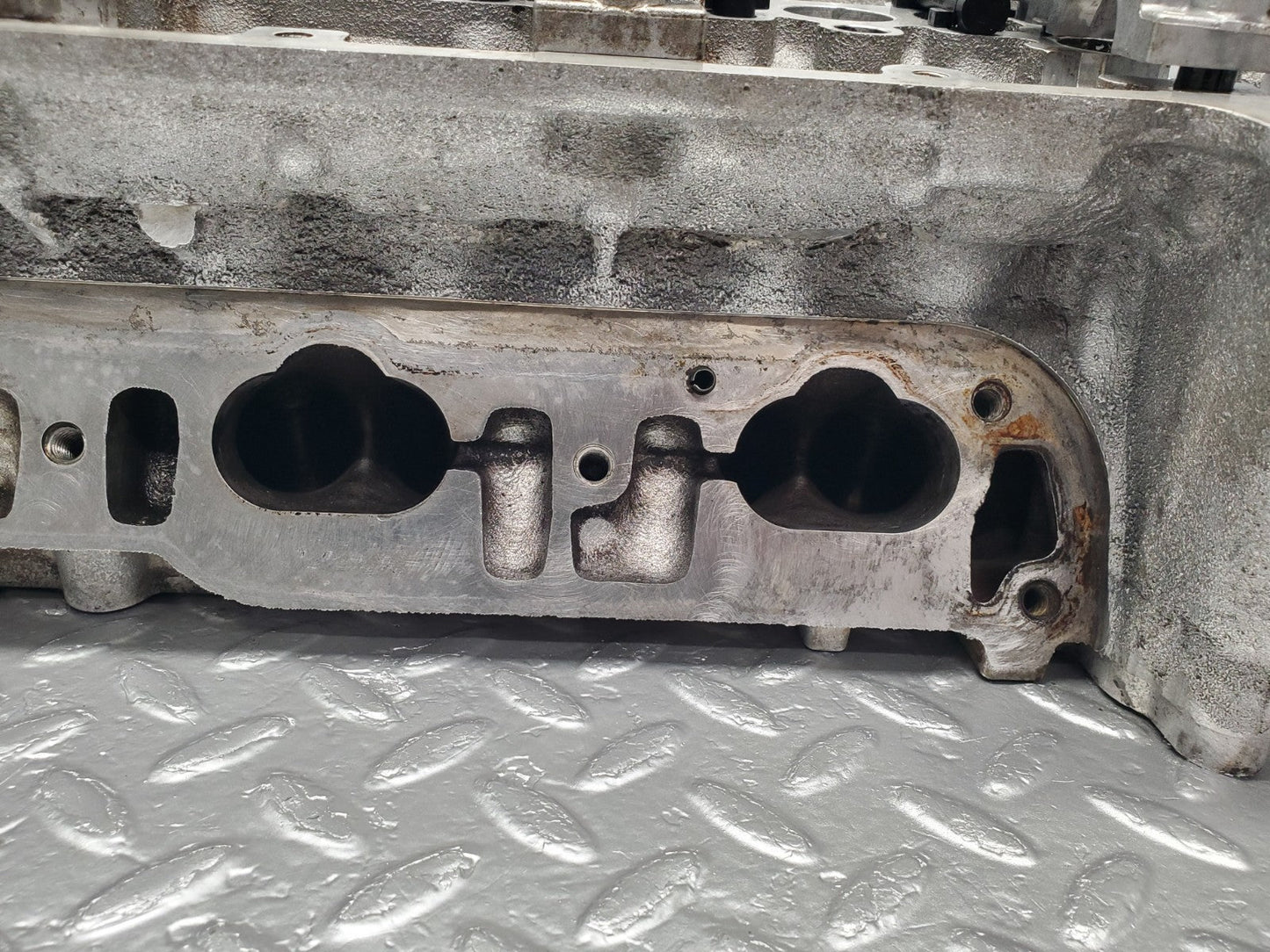 W140 cylinder head left side used OEM