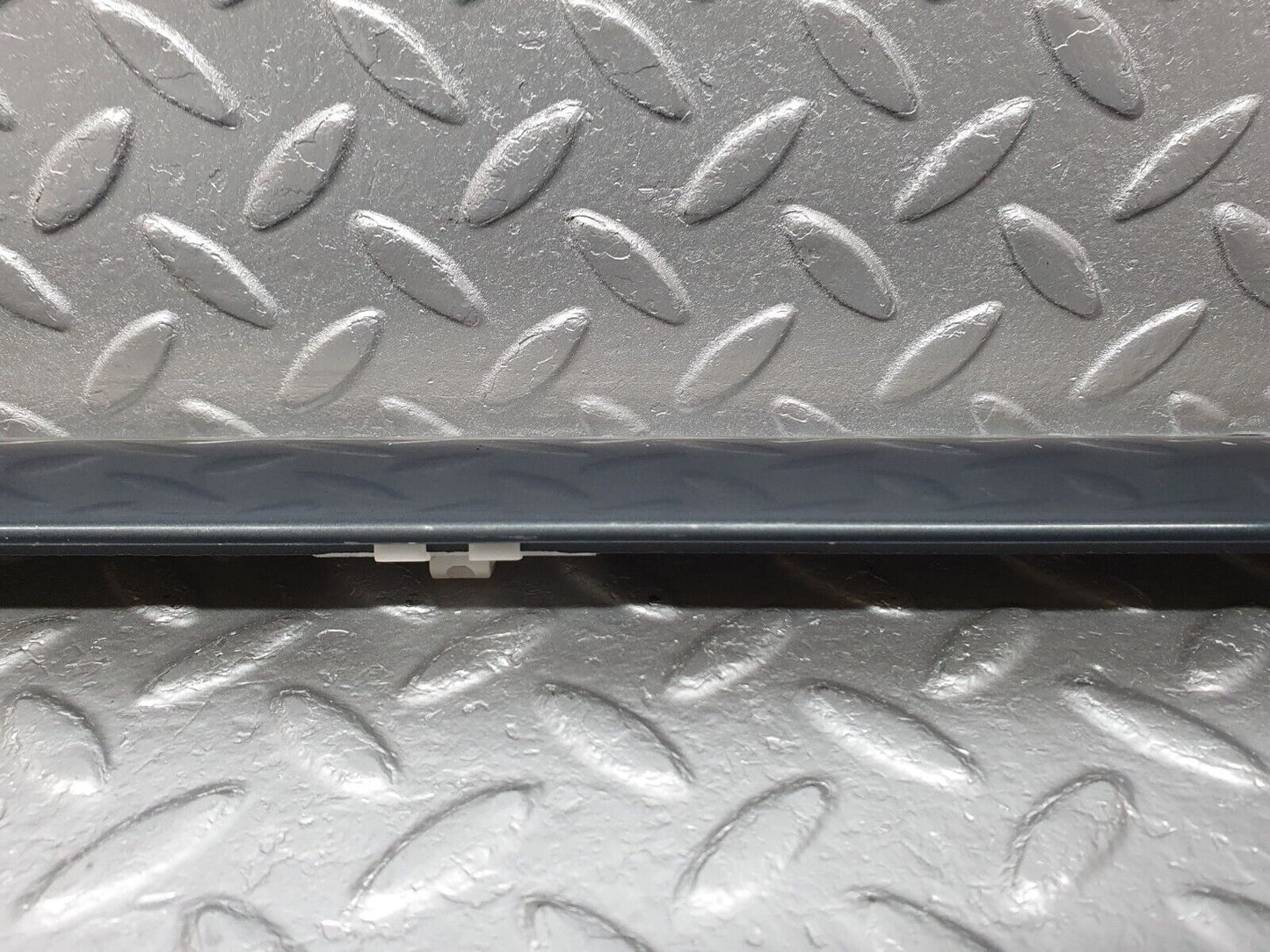 41805 Mercedes-Benz W202 C200 Front Left Door Centre Moulding Trim 2026909362