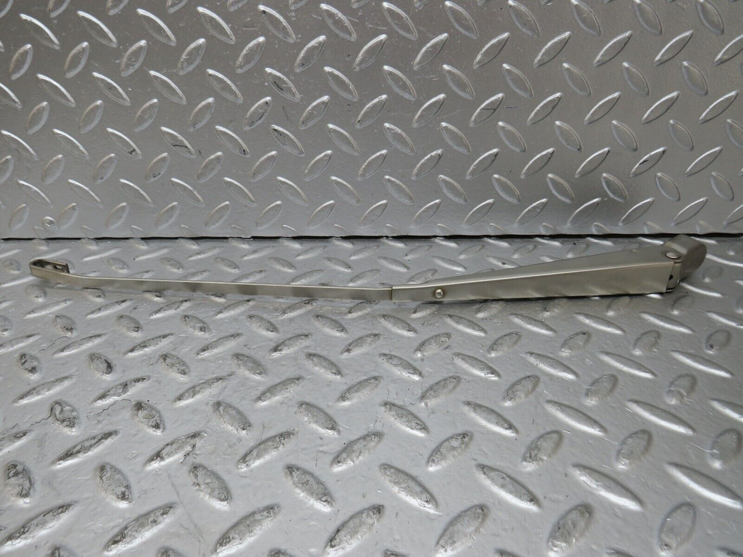26272 Mercedes-Benz W116 450SE Wiper Arm Bosch Right Side