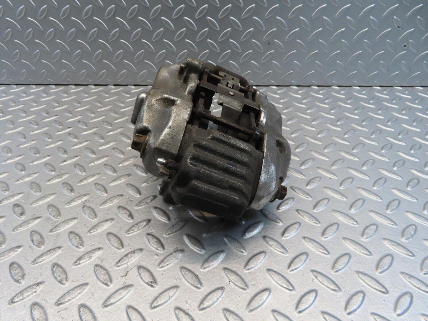 11309 Mercedes-Benz W221 S320 Front Left Brake Caliper