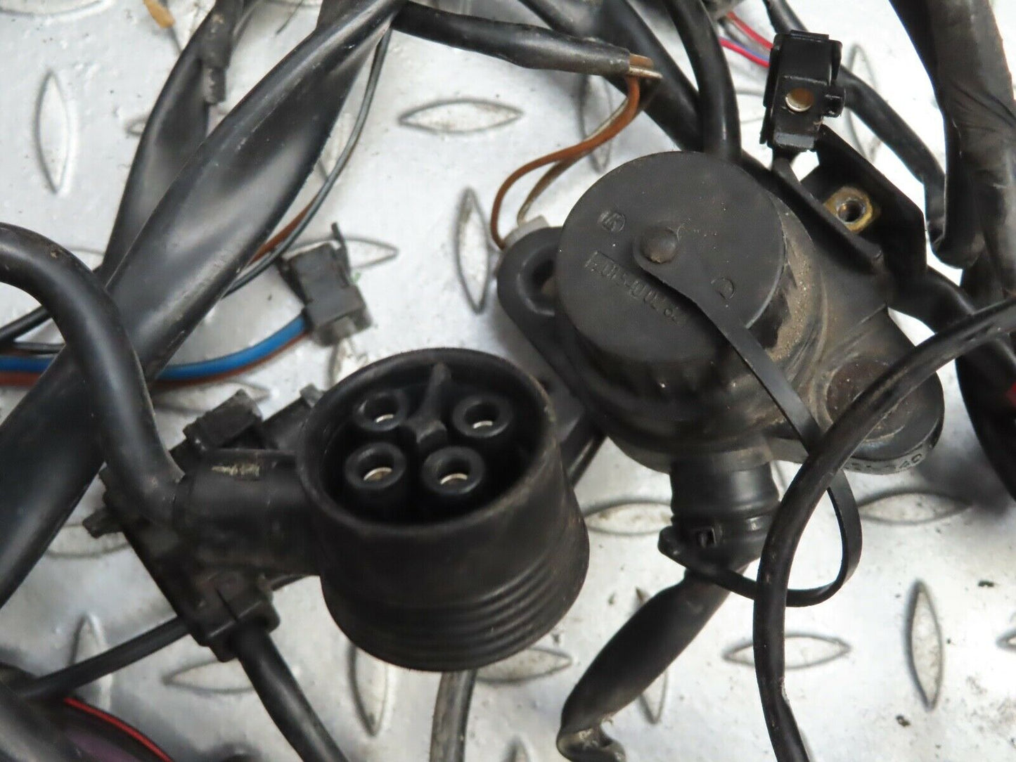 21647 Mercedes-Benz W126 300SE Engine Chassis Body Wire Wiring Harness