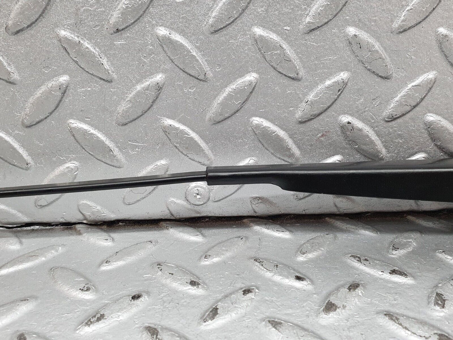 41209 Mercedes-Benz W126 300SE Windscreen Wiper Arm Left Side
