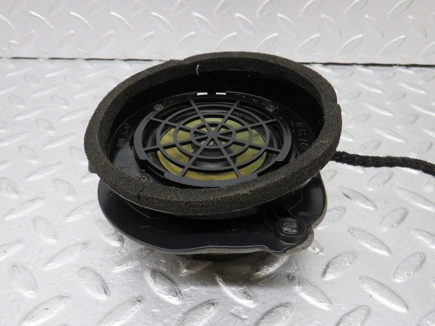 34723 Mercedes-Benz W210 320E Rear Left Door Speaker 2108273914 2108273514