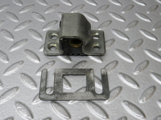 36131 Mercedes-Benz W126 420SE Door Lock Latch Left Side