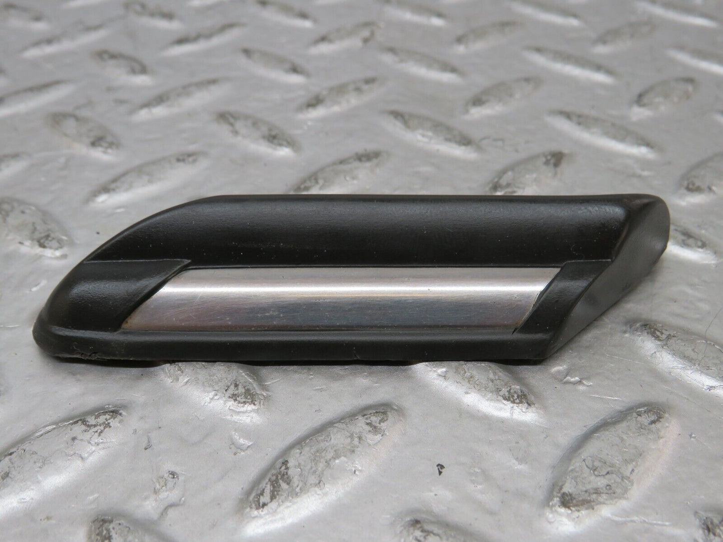 26296 Mercedes-Benz W116 450SE Rear Left Centre Fender Wing Moulding Trim