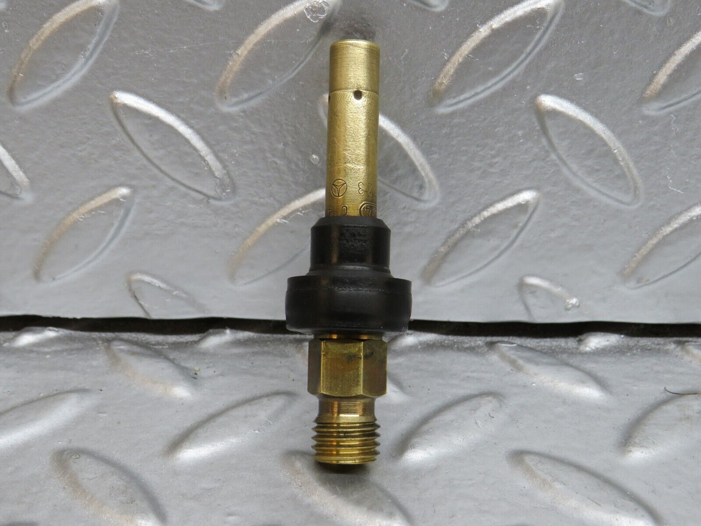 29578 Mercedes-Benz W124 230E Fuel Injector  0437502047 0000785623