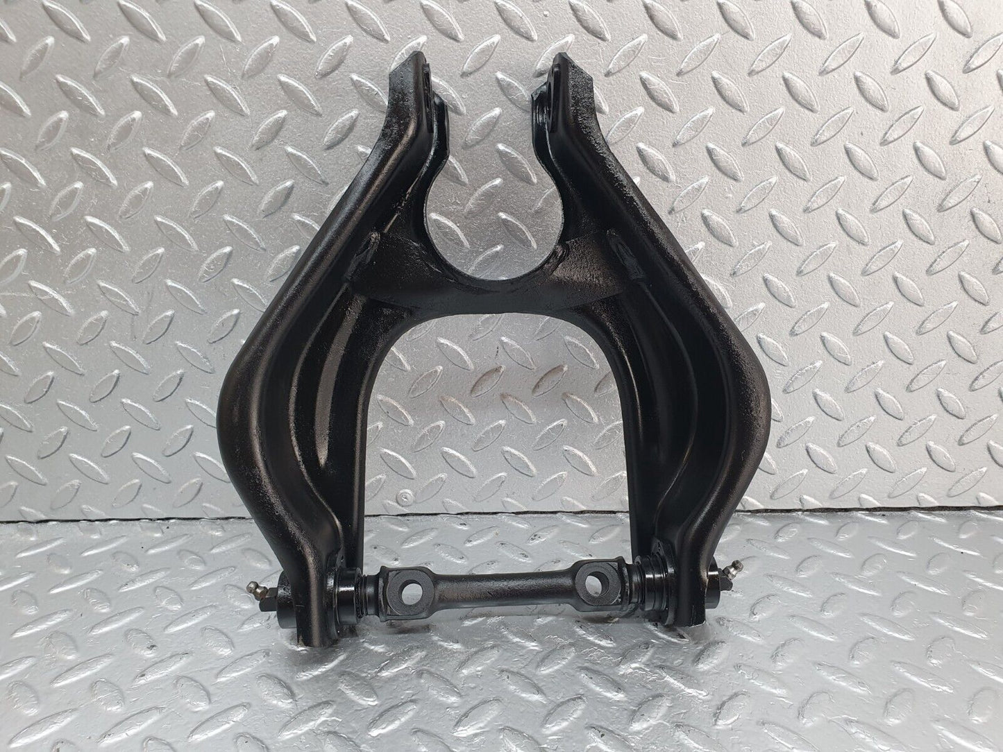 43200 Mercedes-Benz W108 280SE Front Right Upper Control Arm