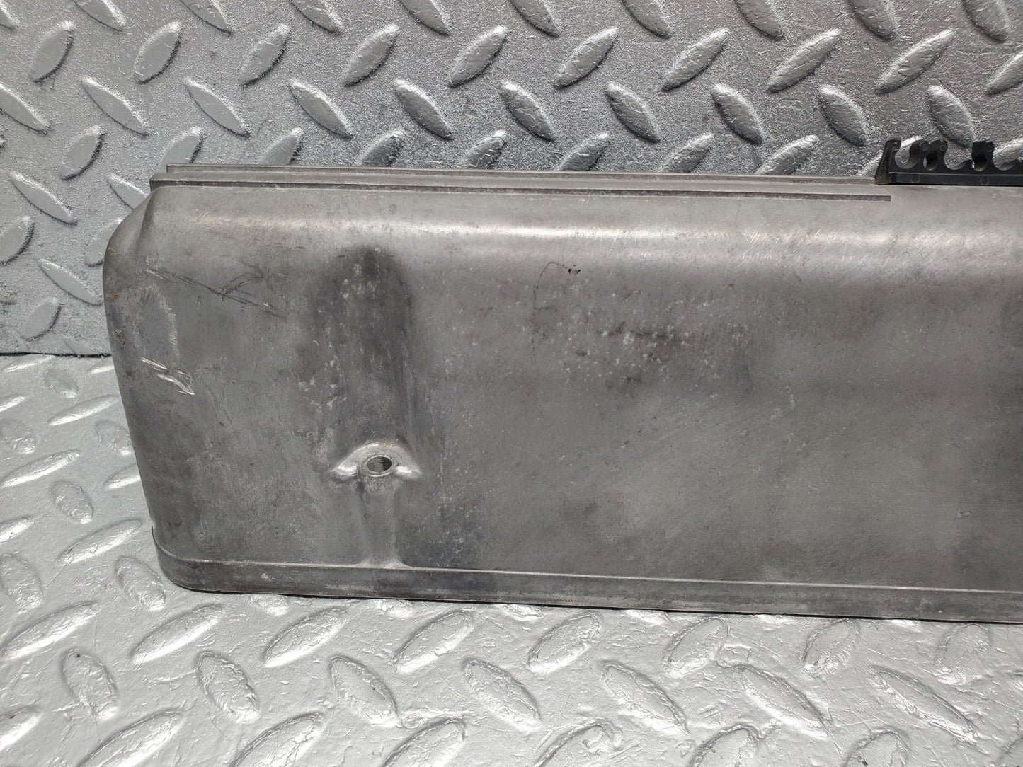 W126 Coupe cylinder head valve cover right used OEM