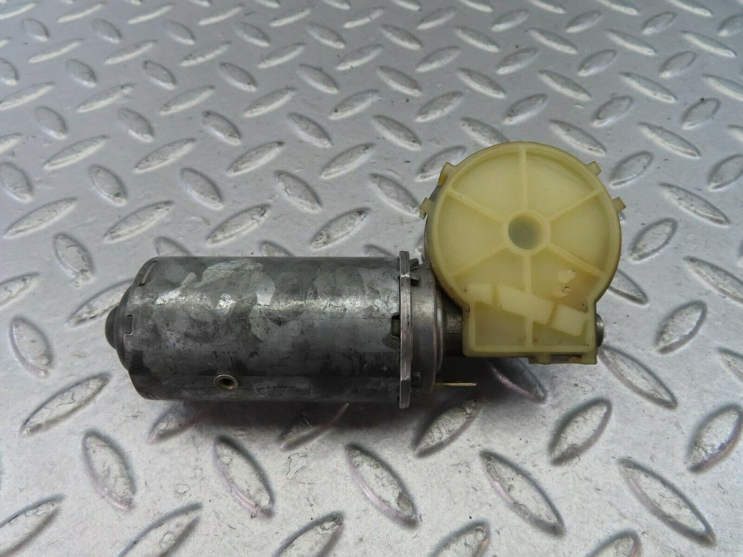 9245 Mercedes-Benz C124 300CE Coupe Seat Belt Motor Right 0390206694