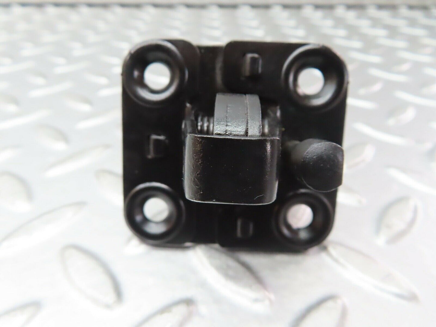 19202 Mercedes-Benz W123 300D Bonnet Lock Latch