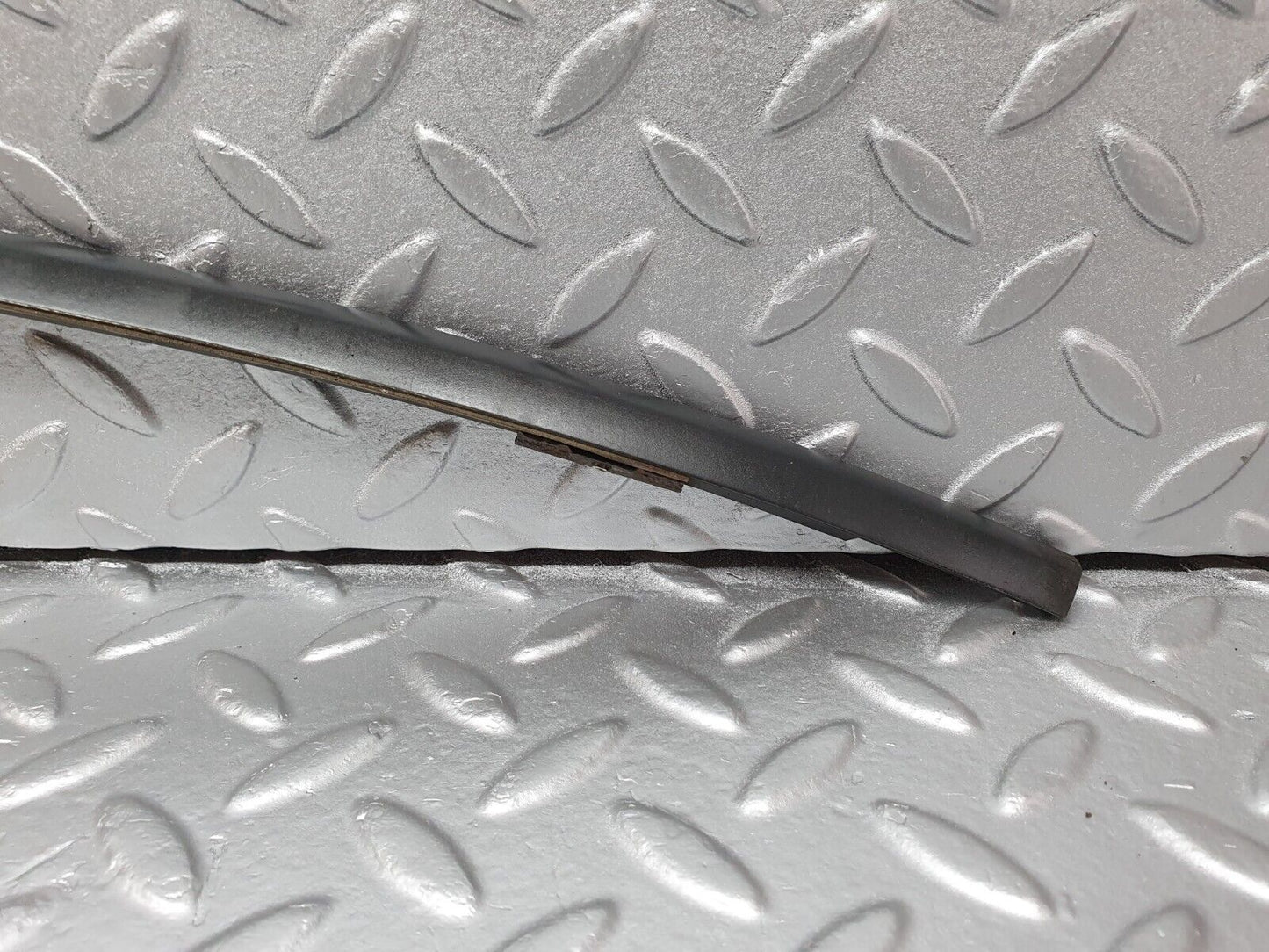 41717 Mercedes-Benz W124 200E Front Windscreen Top Moulding Trim