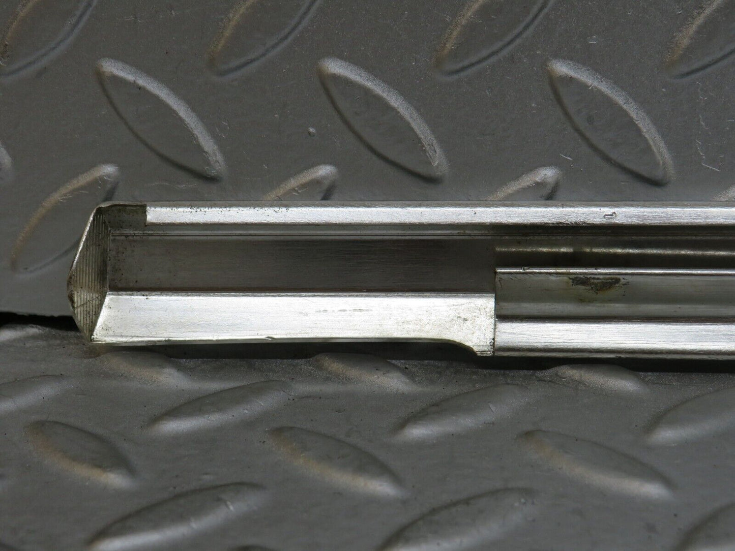 36295 Mercedes-Benz W126 420SE Rear Left Door Chrome Moulding Trim