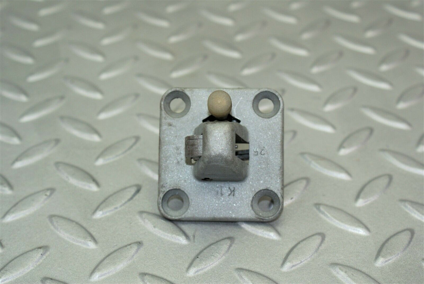 3211 Mercedes-Benz W115 220D Bonnet Lock Latch