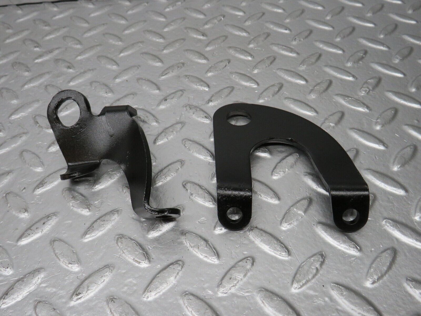 33063 Mercedes-Benz C107 R107 350 V8 Engine Lifting Eyes Hooks