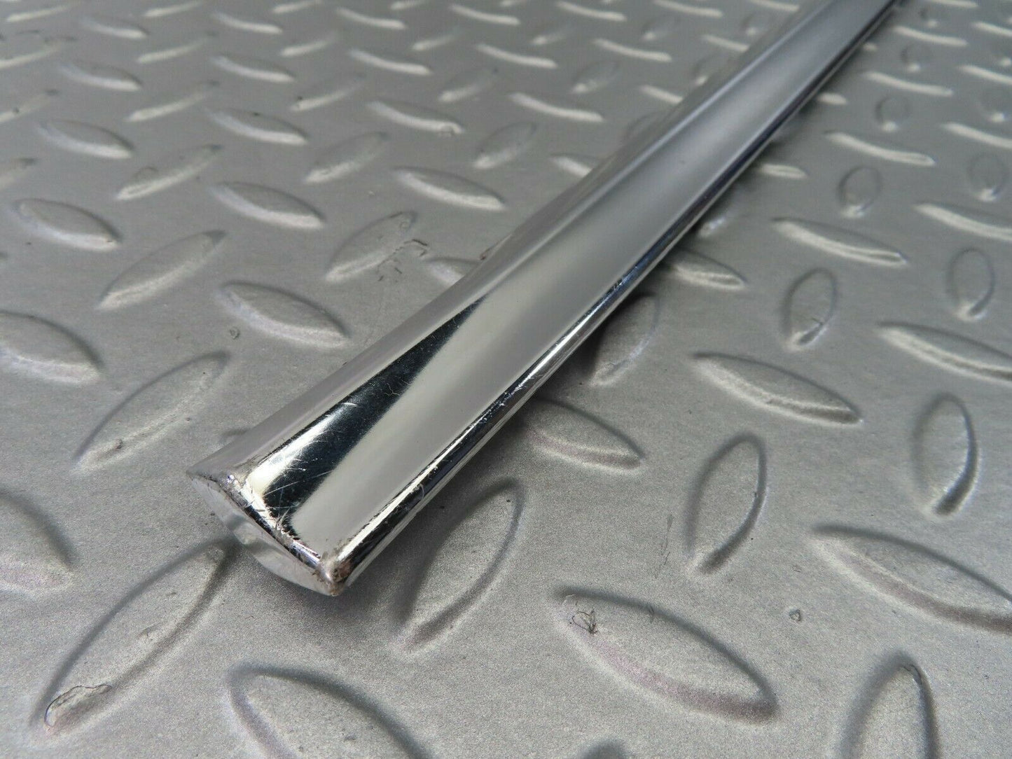 7286 Mercedes-Benz W116 450SE Rear Left Door Chrome Trim