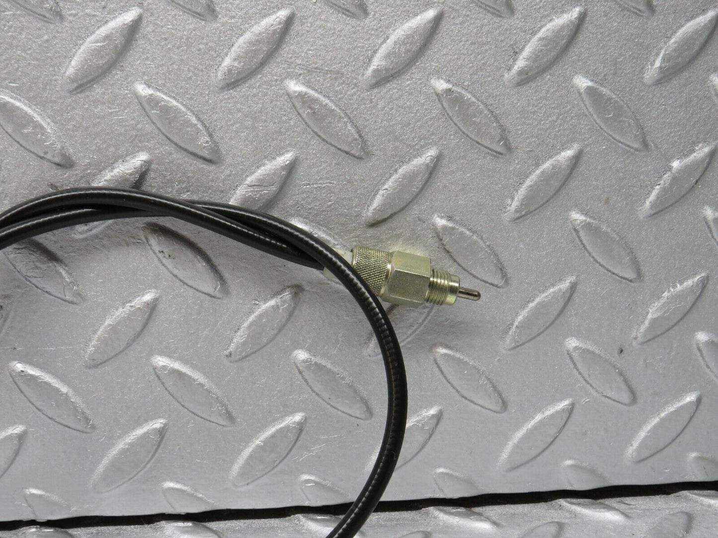 38996 Mercedes-Benz W201 190E 2.6L Gearbox Cable 2012670164