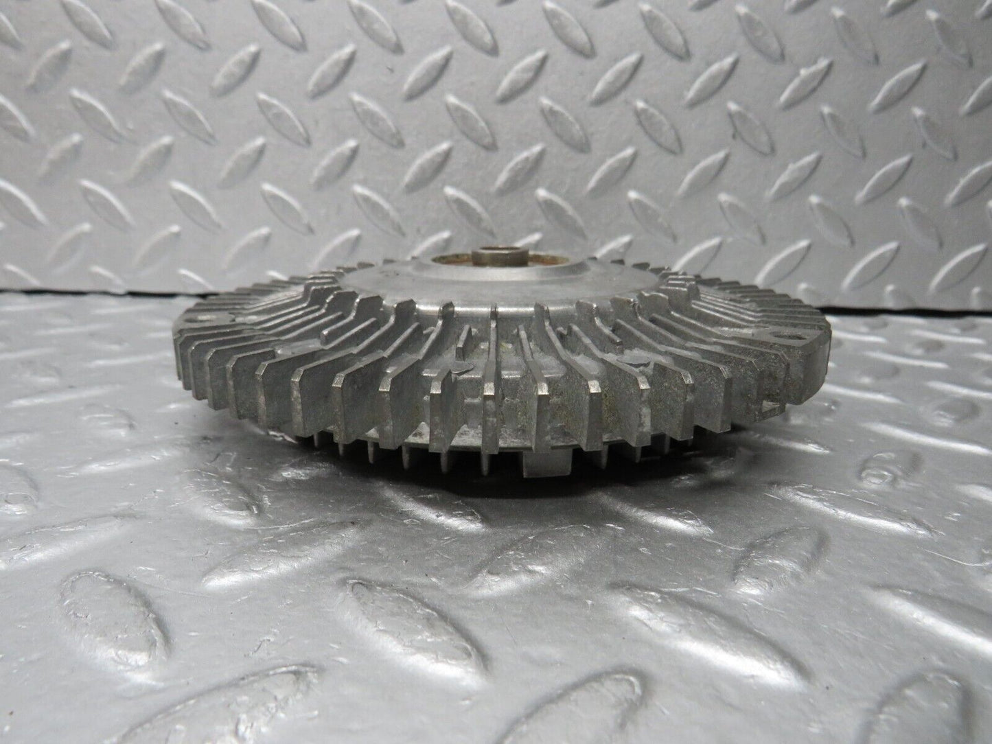 38052 Mercedes-Benz A124 320E Cabriolet Engine Cooling Fan Clutch