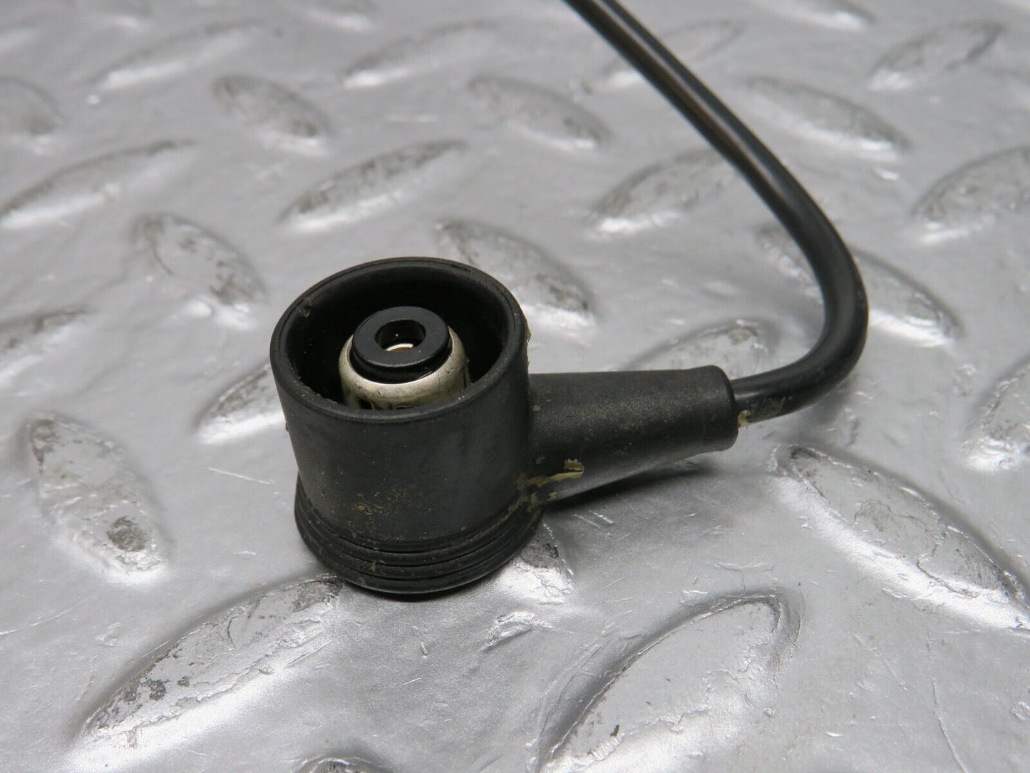 30525 Mercedes-Benz W124 230E Crankshaft Position Sensor 0031530828 0261210067