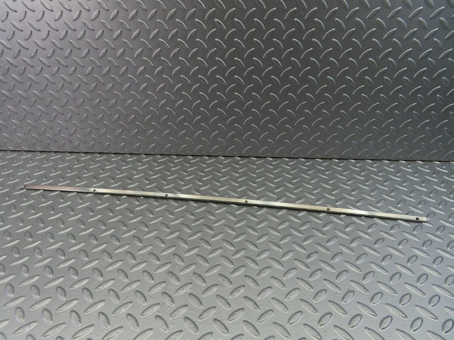 9853 Mercedes-Benz C123 280CE Coupe Sunroof Chrome Trim