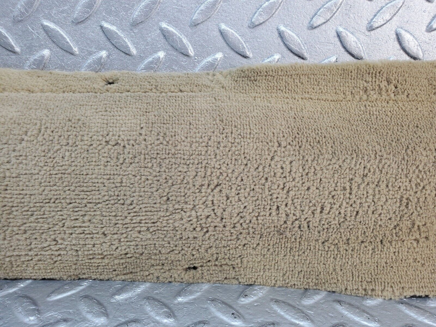 45697 Mercedes-Benz W126 420SE Front Left Door Sill Carpet Beige