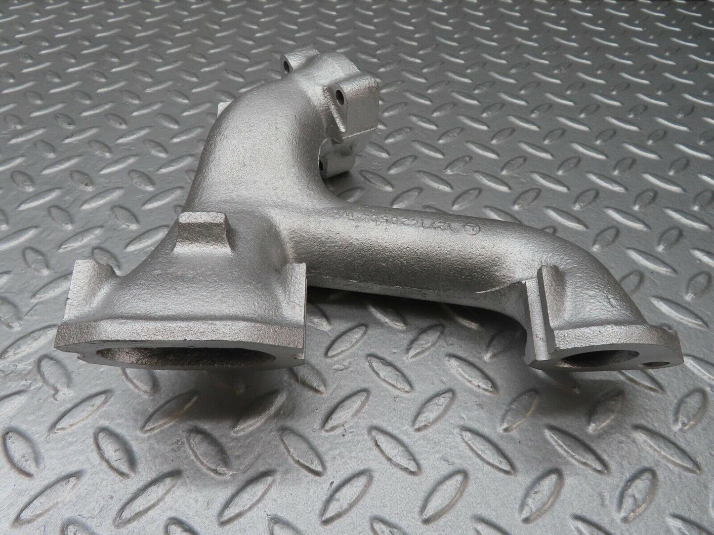 12799 Mercedes-Benz W111 220SE Exhaust Manifold Cylinder 4-6 1271420504