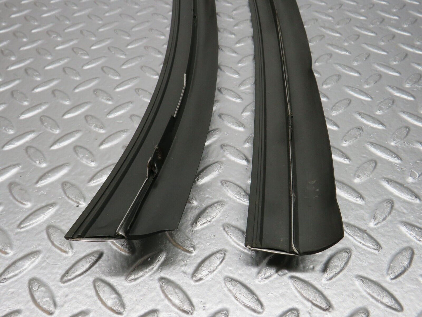 32587 Mercedes-Benz S124 300TE Wagon Windscreen Lower Moulding Trim Pair