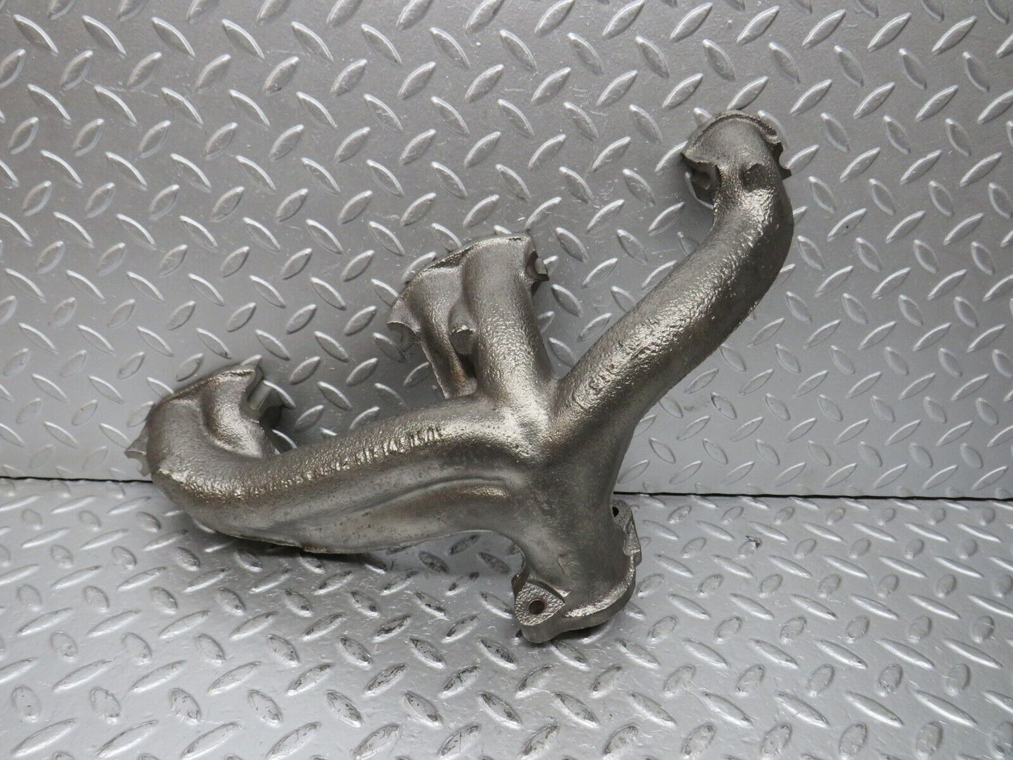 32884 Mercedes-Benz W123 300D Exhaust Manifold 6171420201