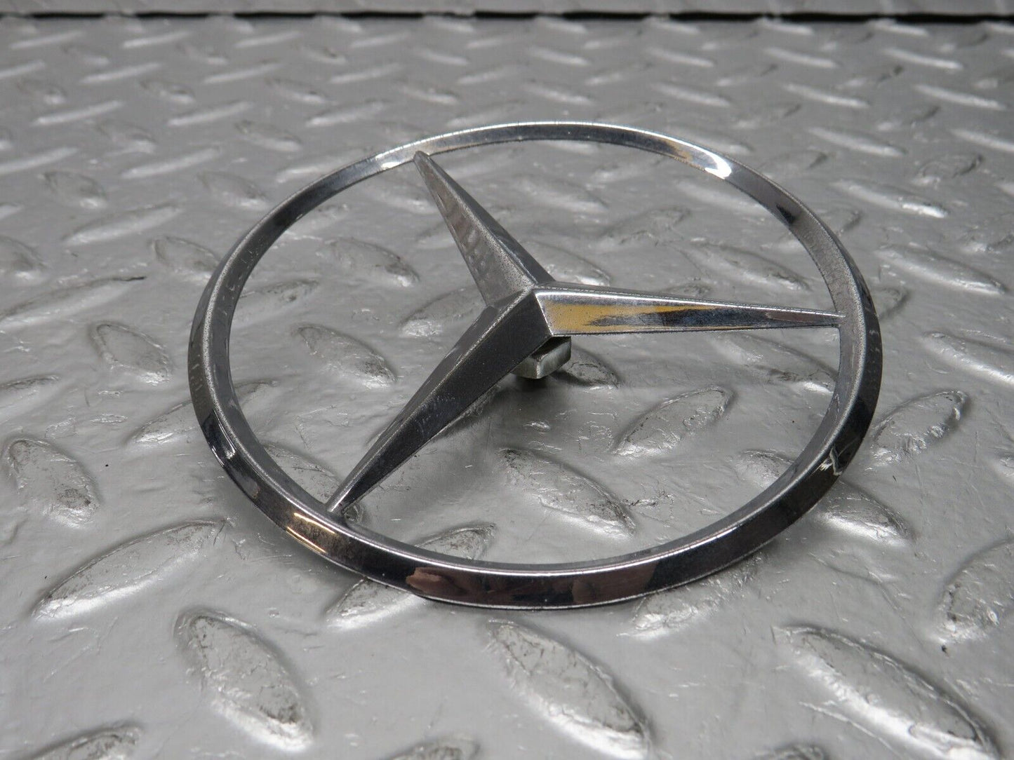 31025 Mercedes-Benz W123 230E Trunk Badge Logo Emblem 1237580158