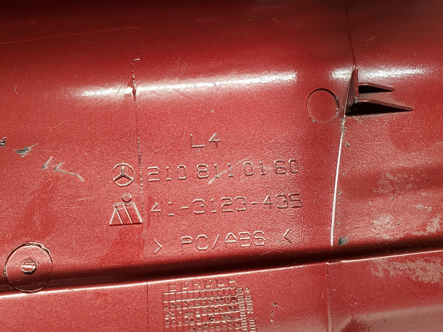 46370018