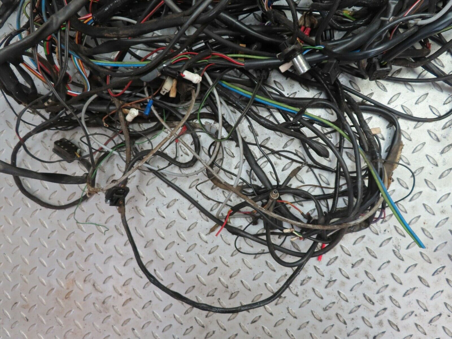 16772 Mercedes-Benz C107 380SLC Engine Chassis Body Wire Wiring Harness