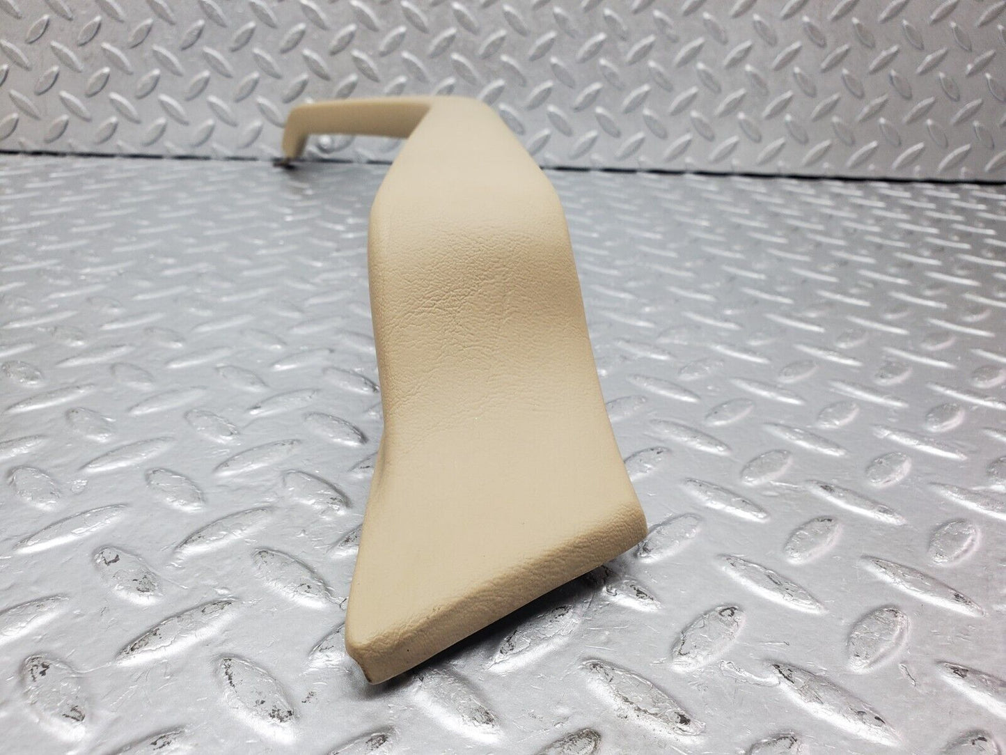 45614 Mercedes-Benz W126 420SE Rear Left Interior Door Handle Beige 1269701101