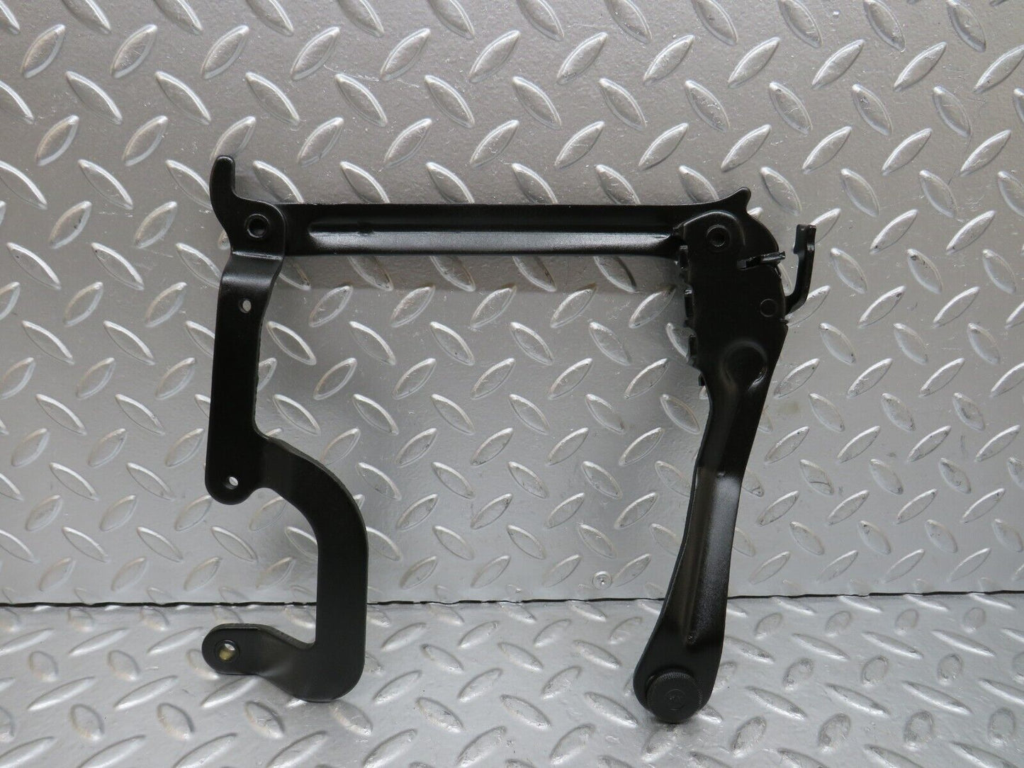 27914 Mercedes-Benz W123 280E Bonnet Hinge Right Side
