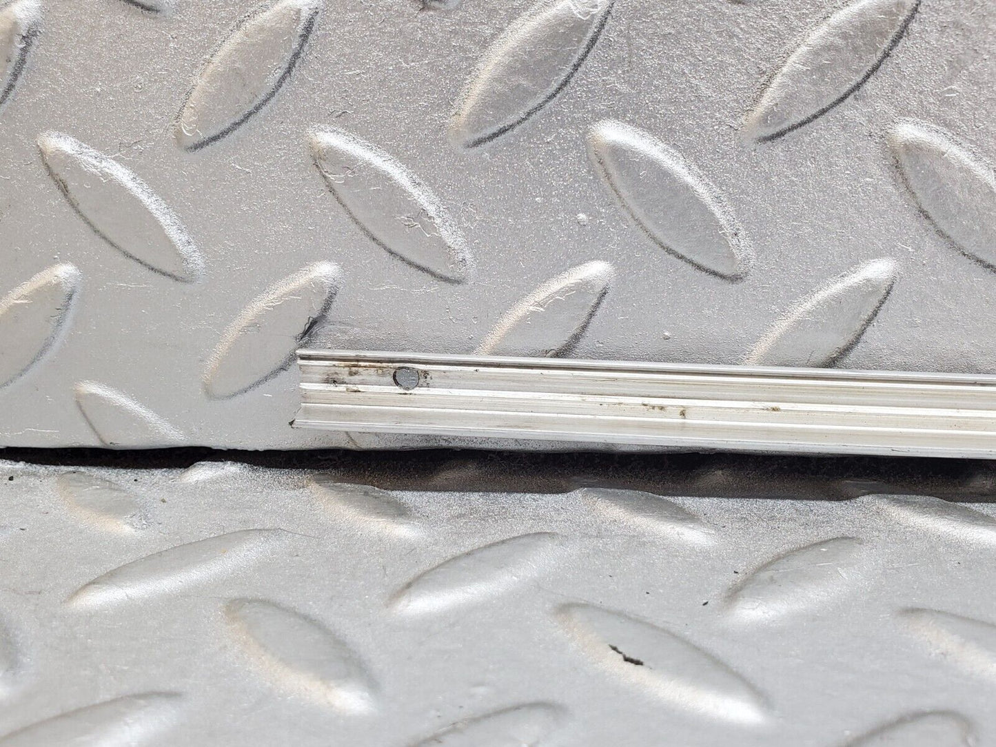44544 Mercedes-Benz W123 280E Sunroof Chrome Trim