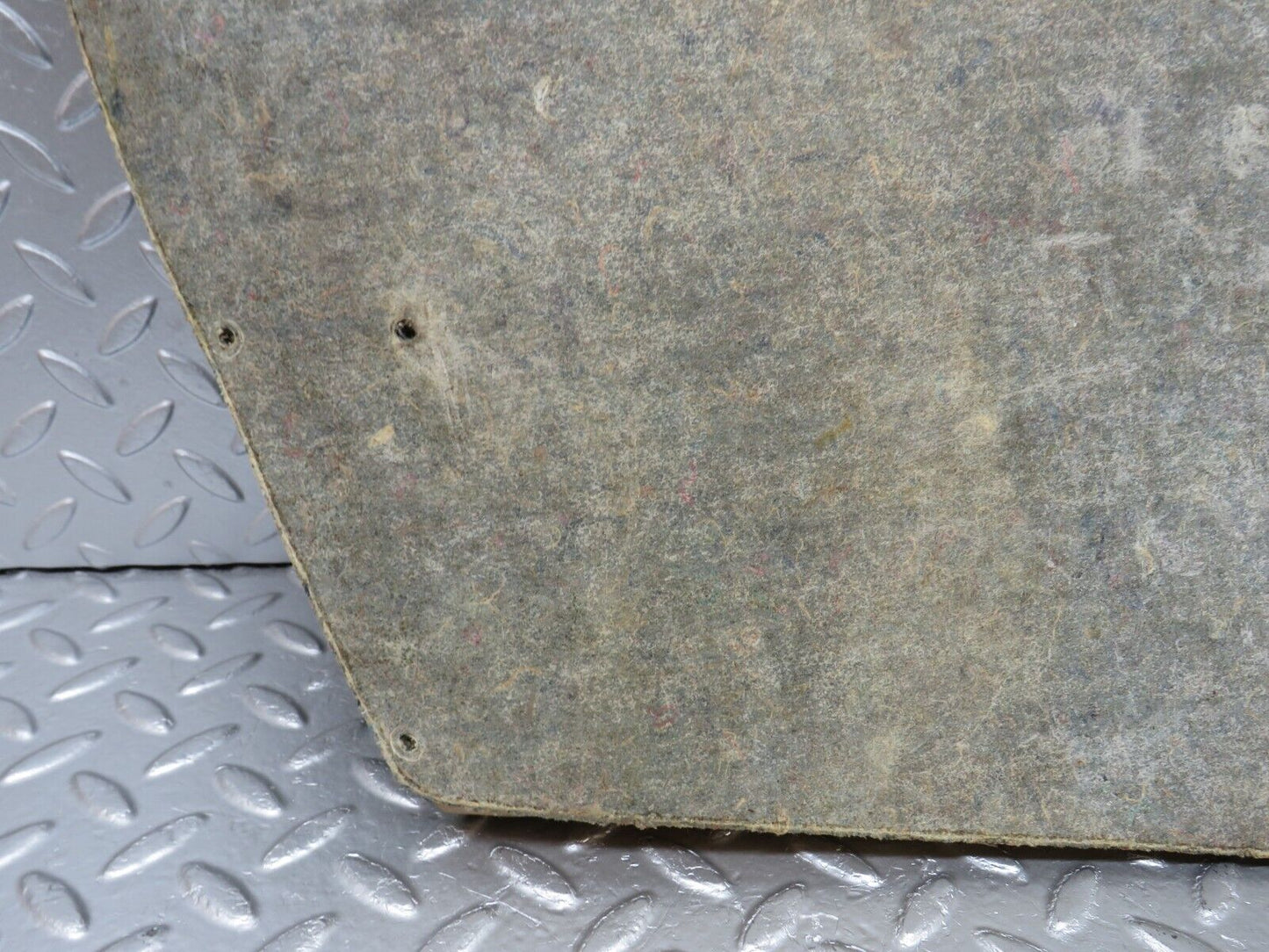 34156 Mercedes-Benz W124 260E Centre Console Carpet Right Side Beige