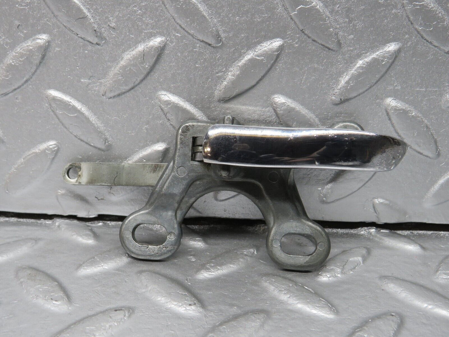 40256 Mercedes-Benz W110 230 Rear Left Interior Door Handle Chrome 1107660319