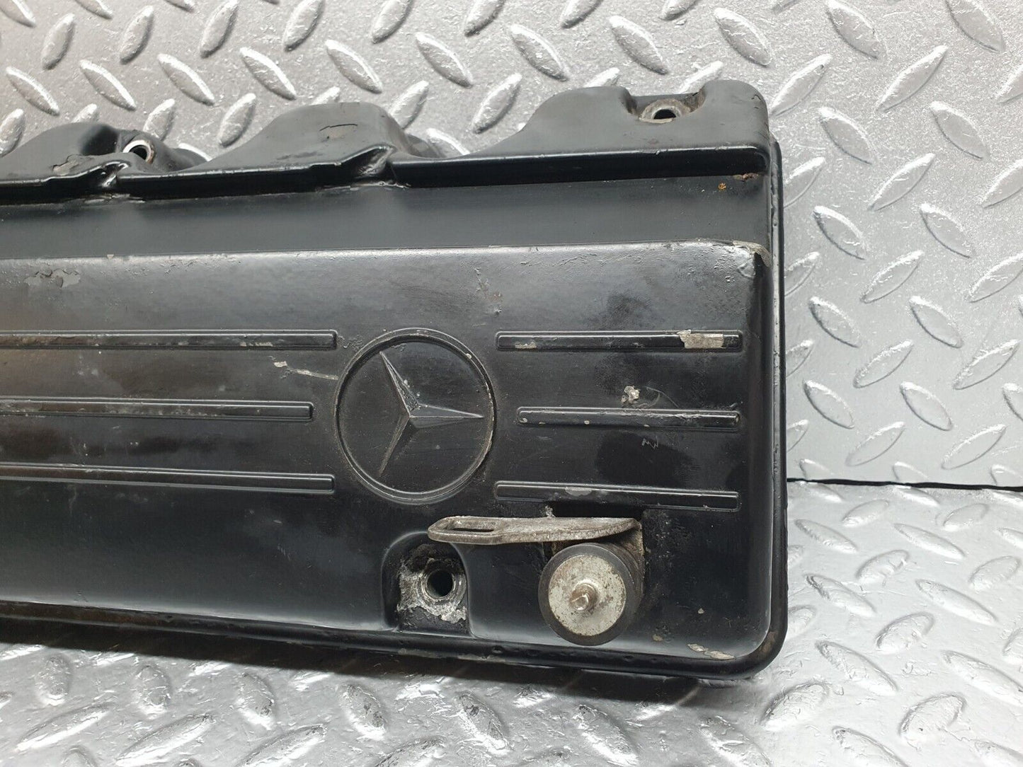 44194 Mercedes-Benz C123 230CE Coupe Rocker Cover 1020160905