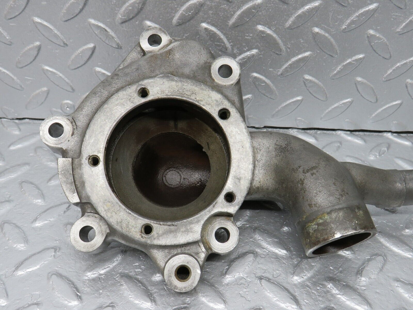 40650 Mercedes-Benz W123 300D Water Pump Housing 6172010501