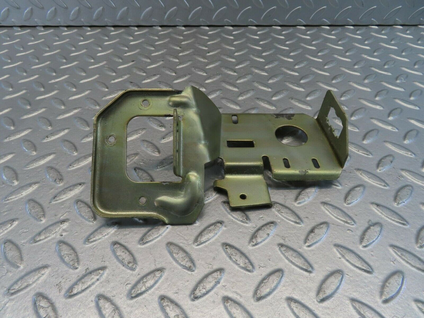 10889 Mercedes-Benz W123 230E Relay Junction Box Mounting Bracket Under Dash