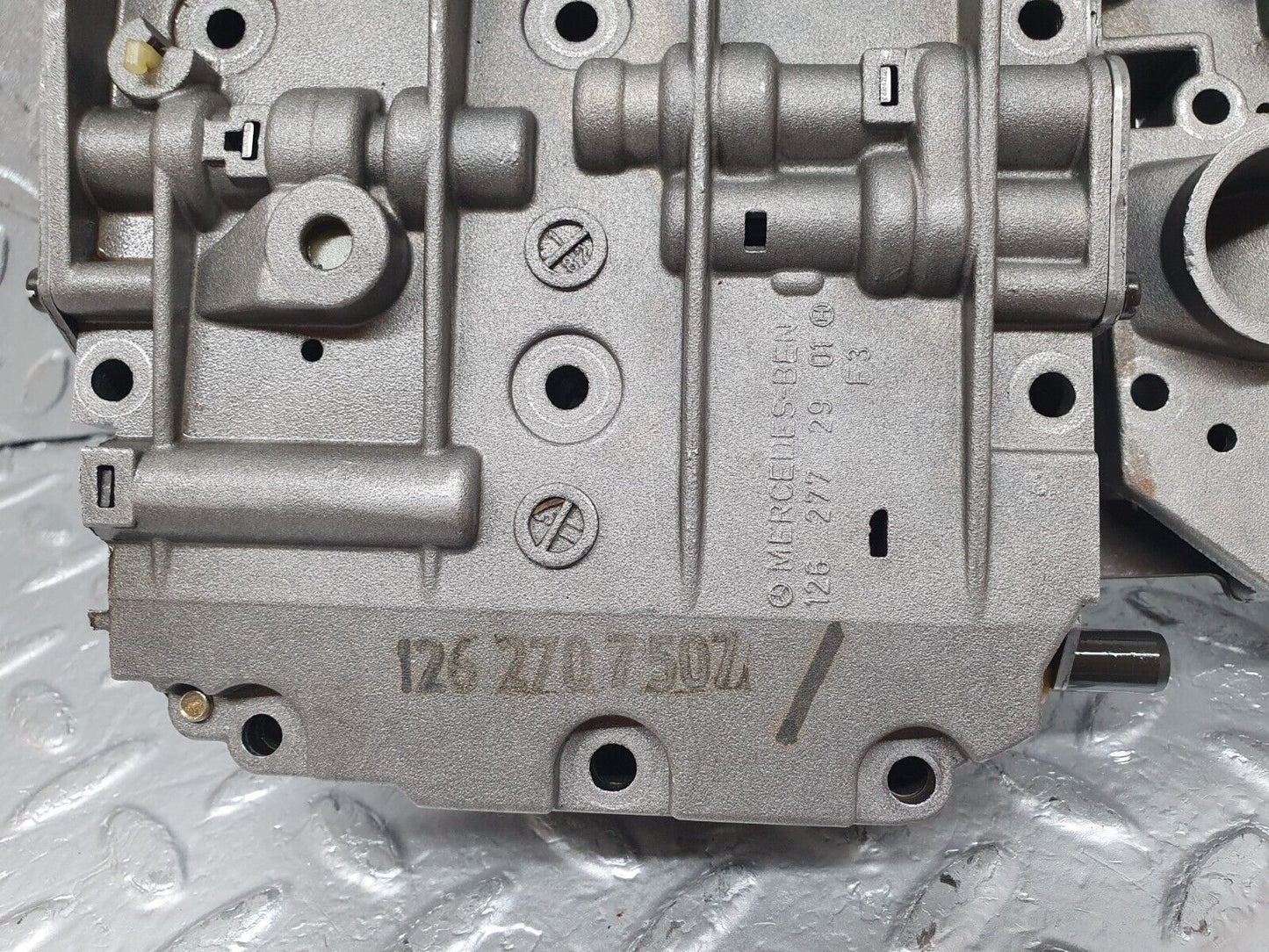 43862 Mercedes-Benz C126 380SEC Coupe Automatic Gearbox Valve Body 722.310 1262772901 1262771103